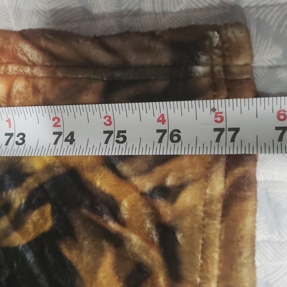 1772- Nativity Scene Holy Family Baby Jesus Christmas Blanket Throw NWT - Picture 7 of 8